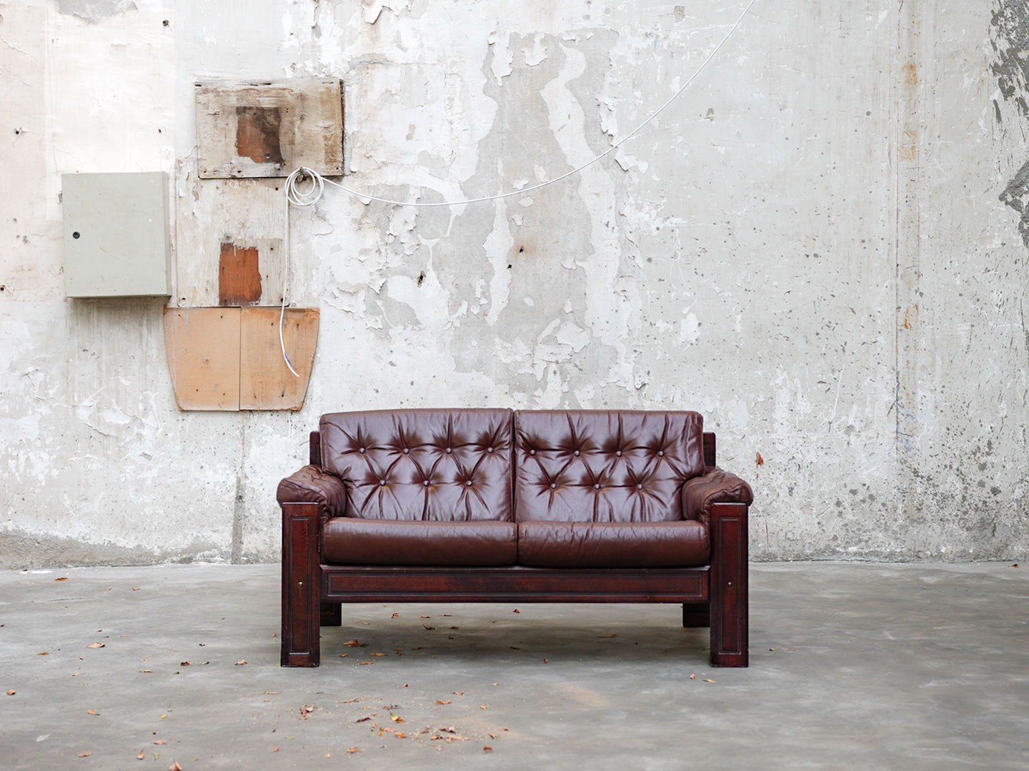 BONANZA TWO-SEATER SOFA