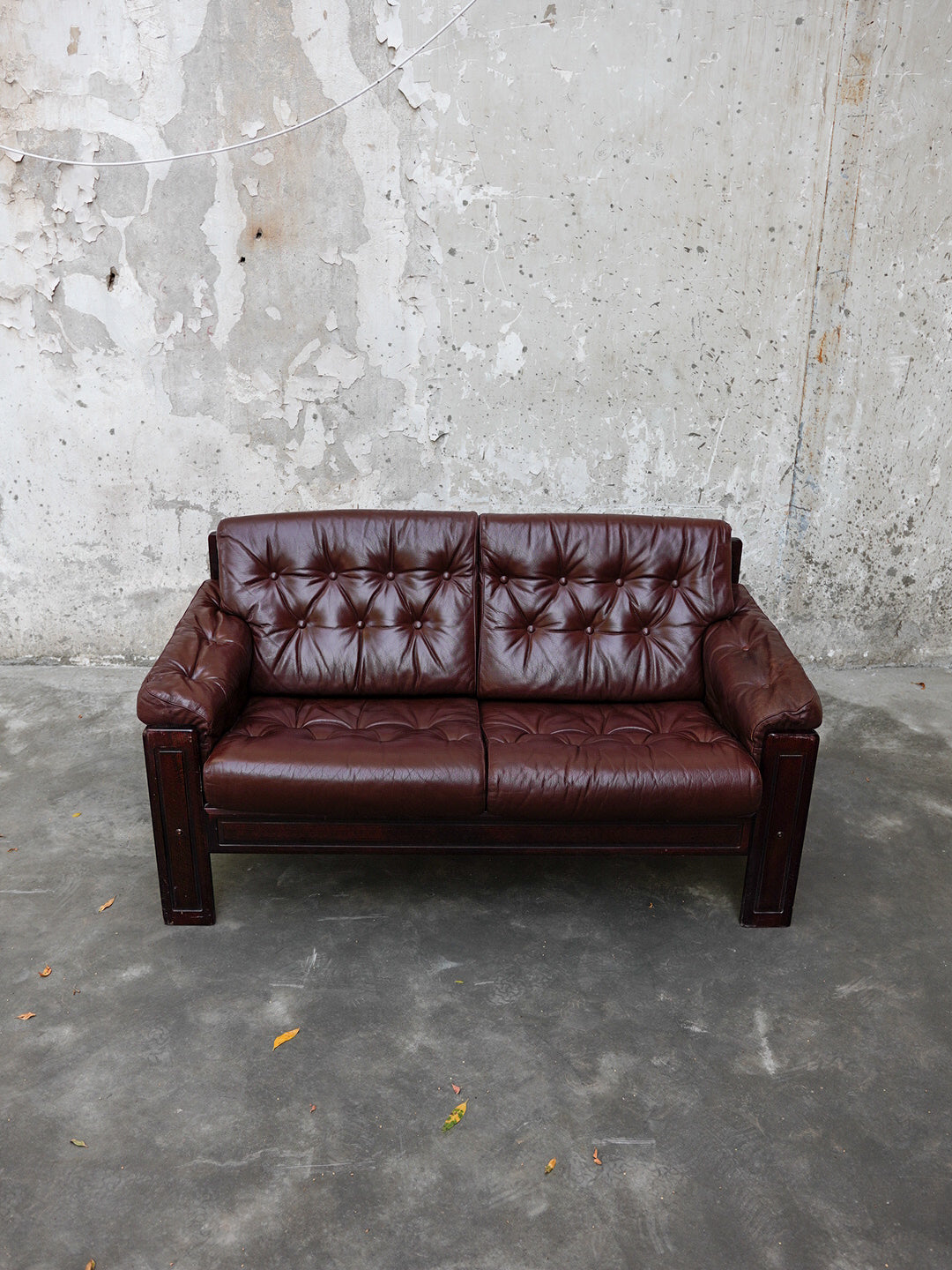 BONANZA TWO-SEATER SOFA