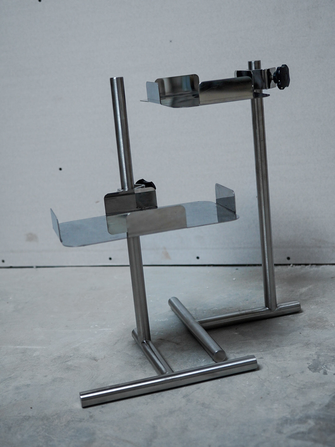 AXEL ADJUSTABLE TABLE