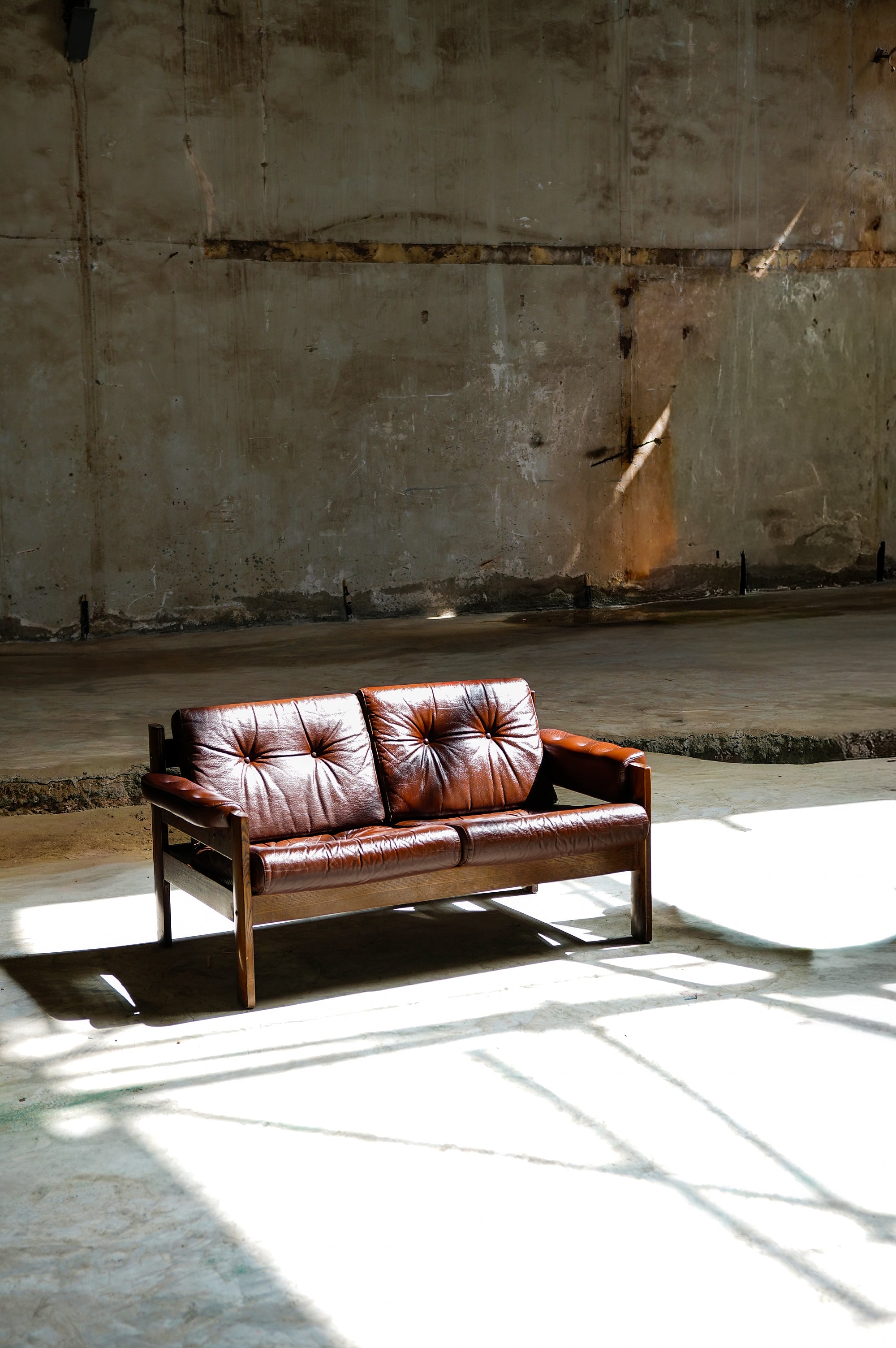 1970s LEATHER TWO-SEATER SOFA