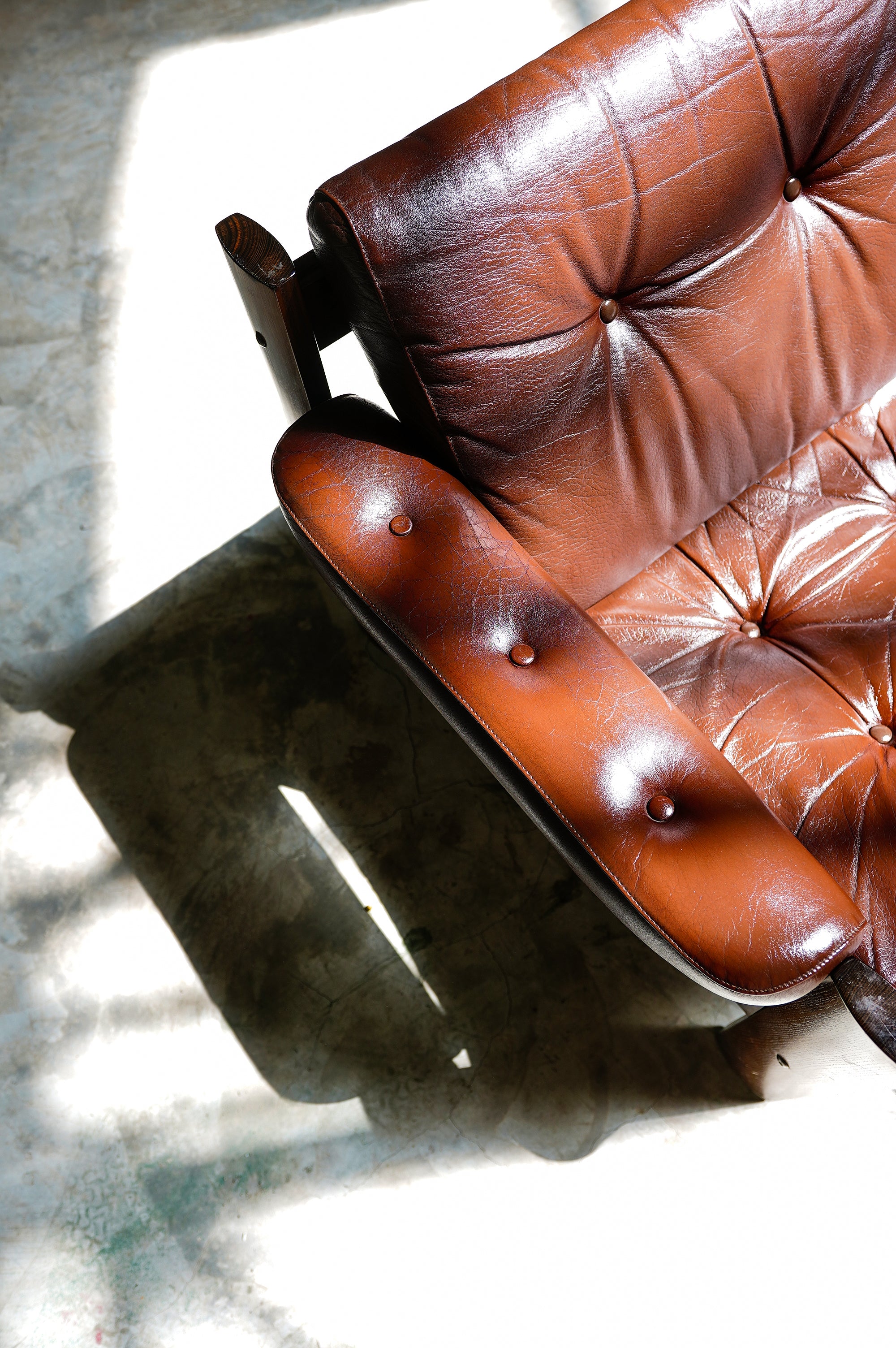 1970s LEATHER TWO-SEATER SOFA
