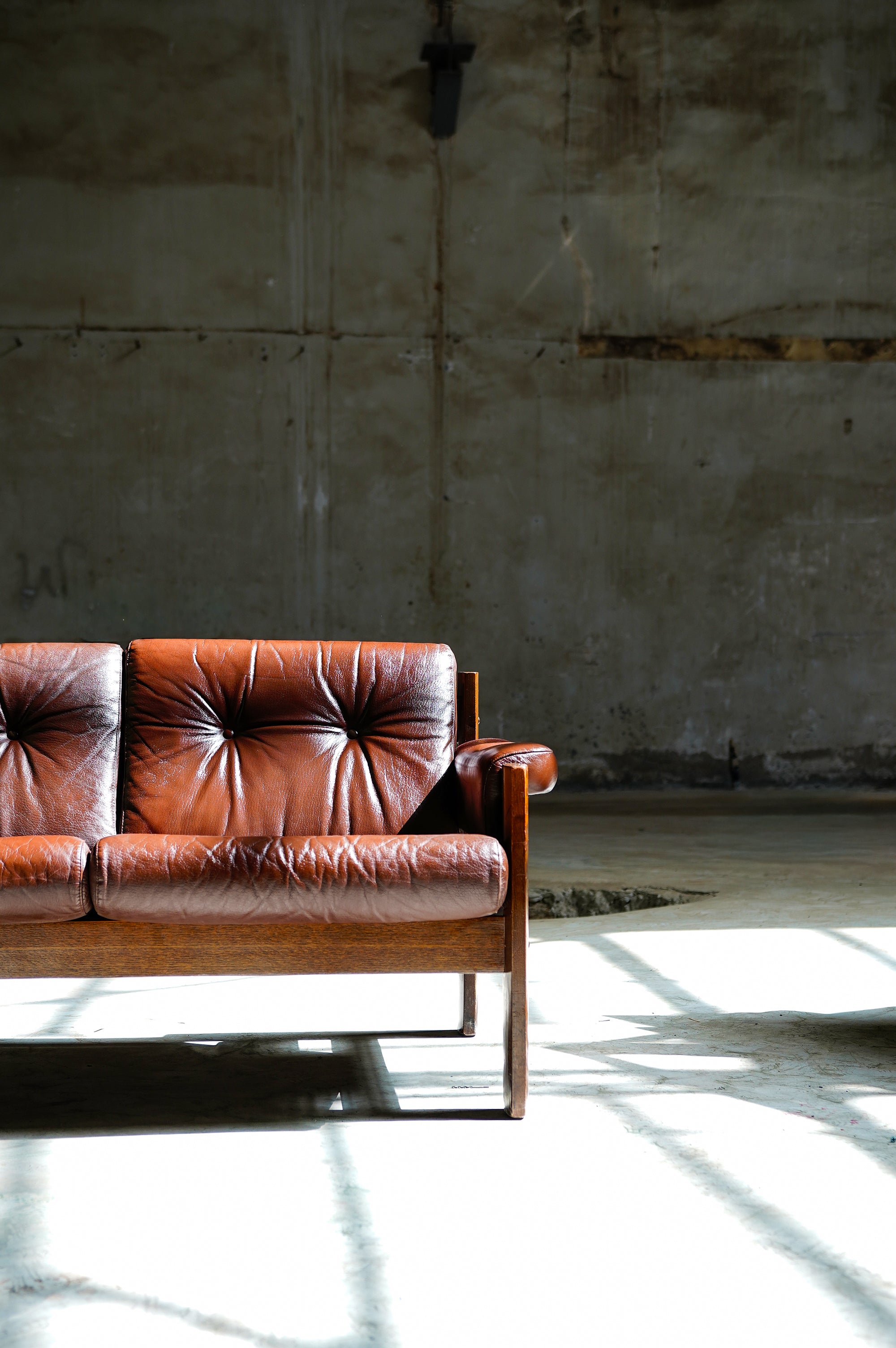 1970s LEATHER TWO-SEATER SOFA