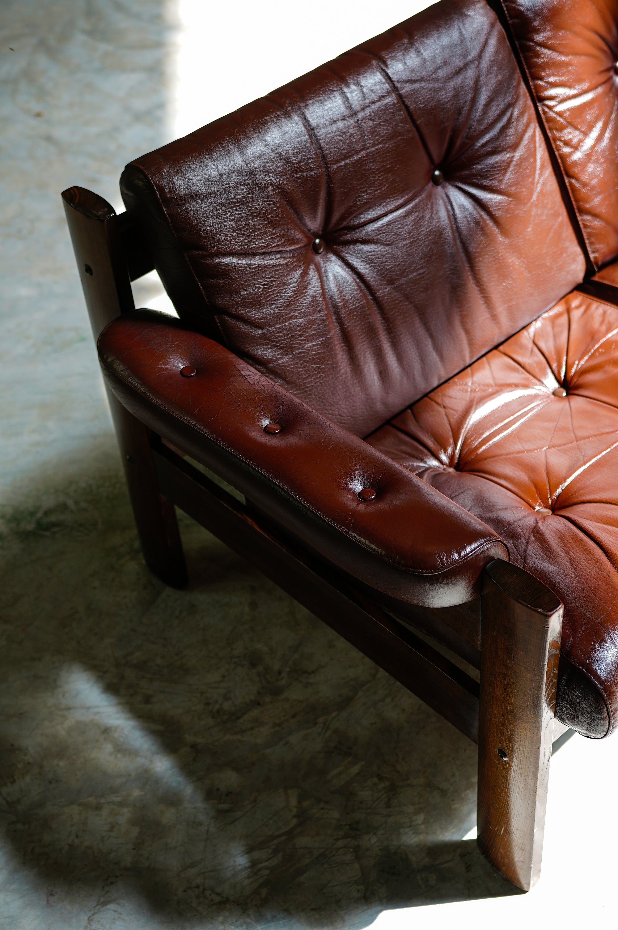 1970s LEATHER TWO-SEATER SOFA