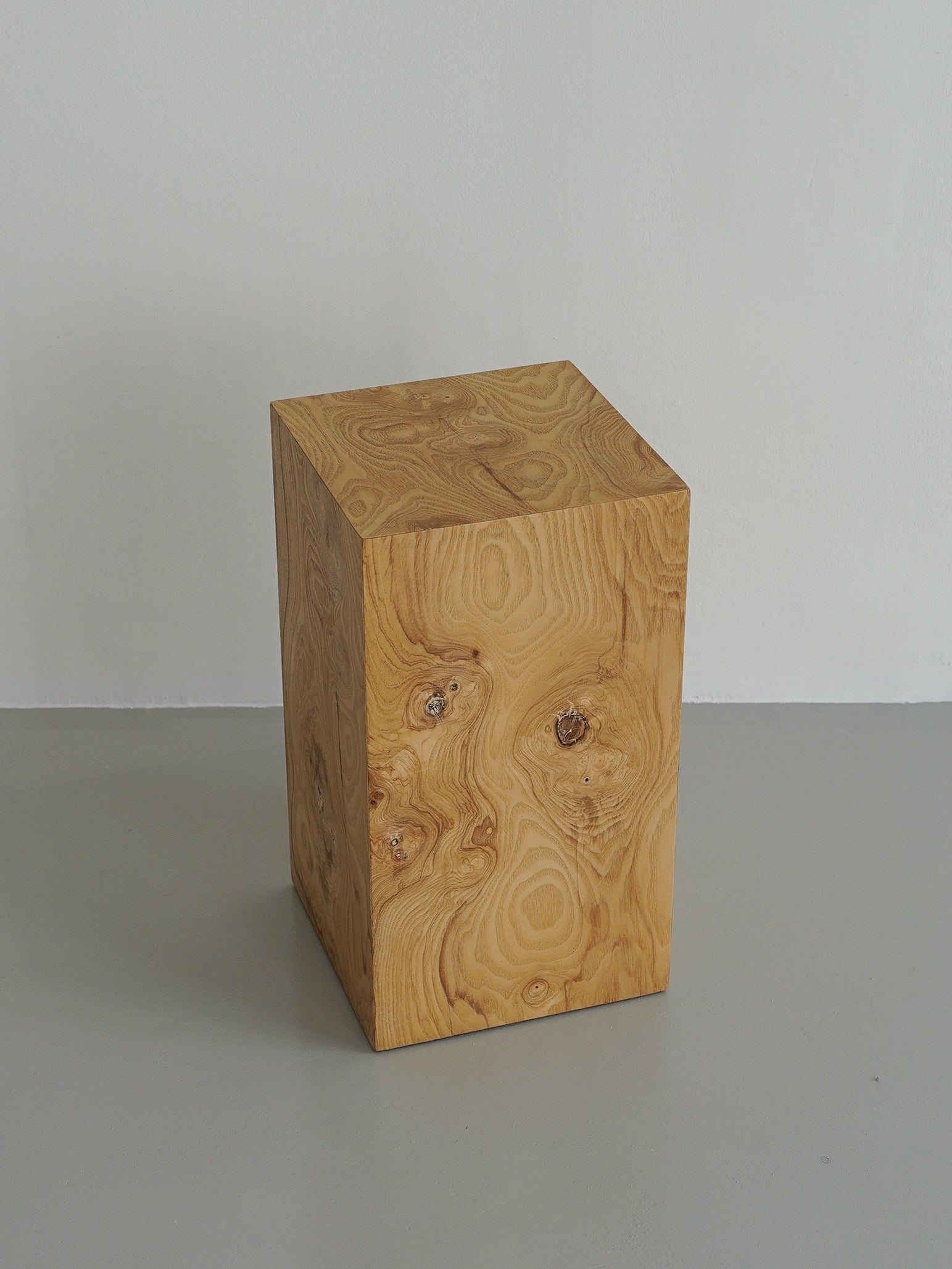 BURL BLOCK TABLE 002
