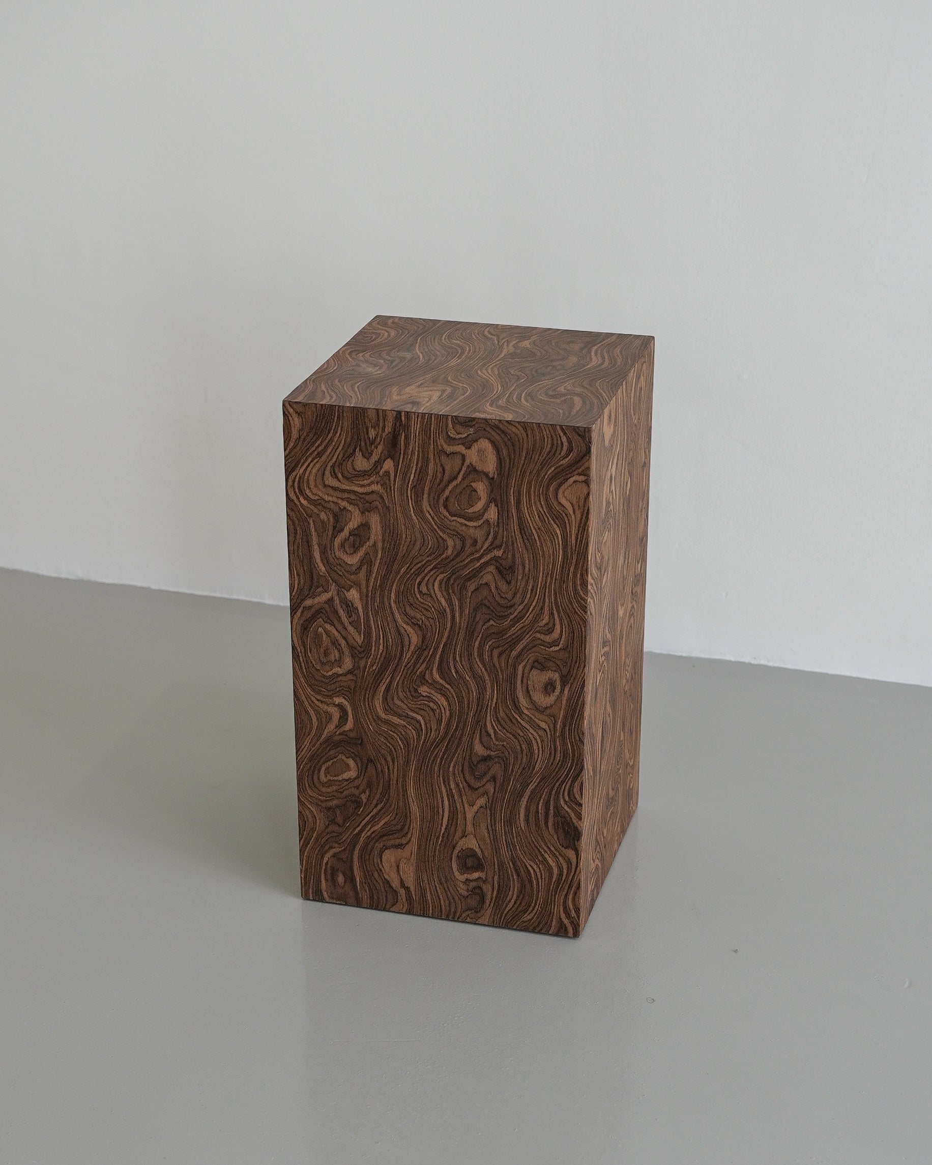 BURL BLOCK TABLE 001