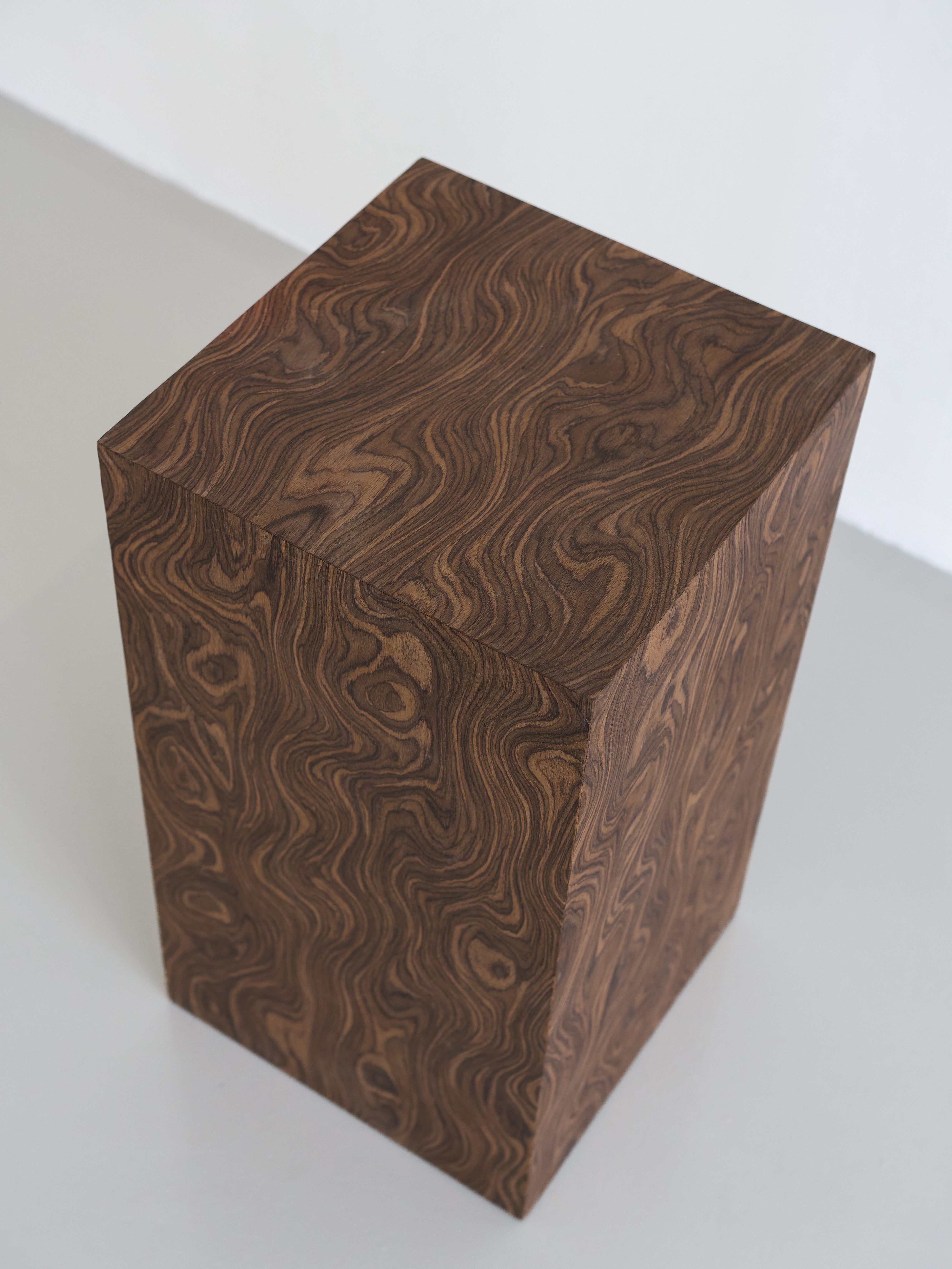 BURL BLOCK TABLE 001